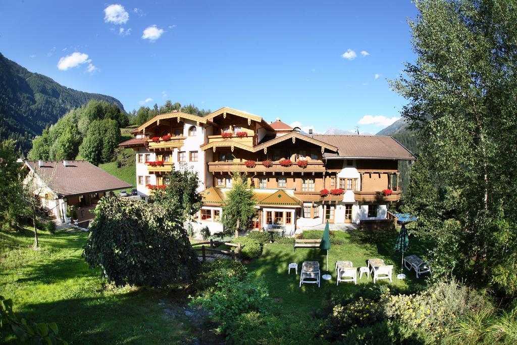 Hotel Dornauhof Finkenberg Bagian luar foto