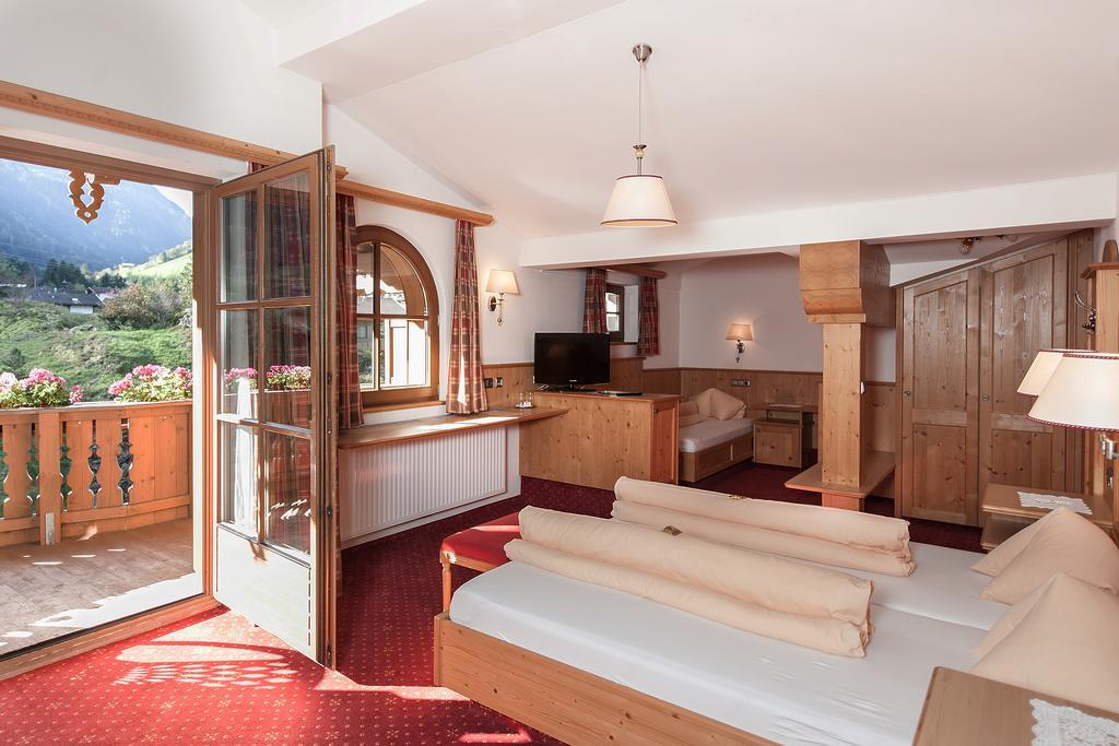 Hotel Dornauhof Finkenberg Ruang foto