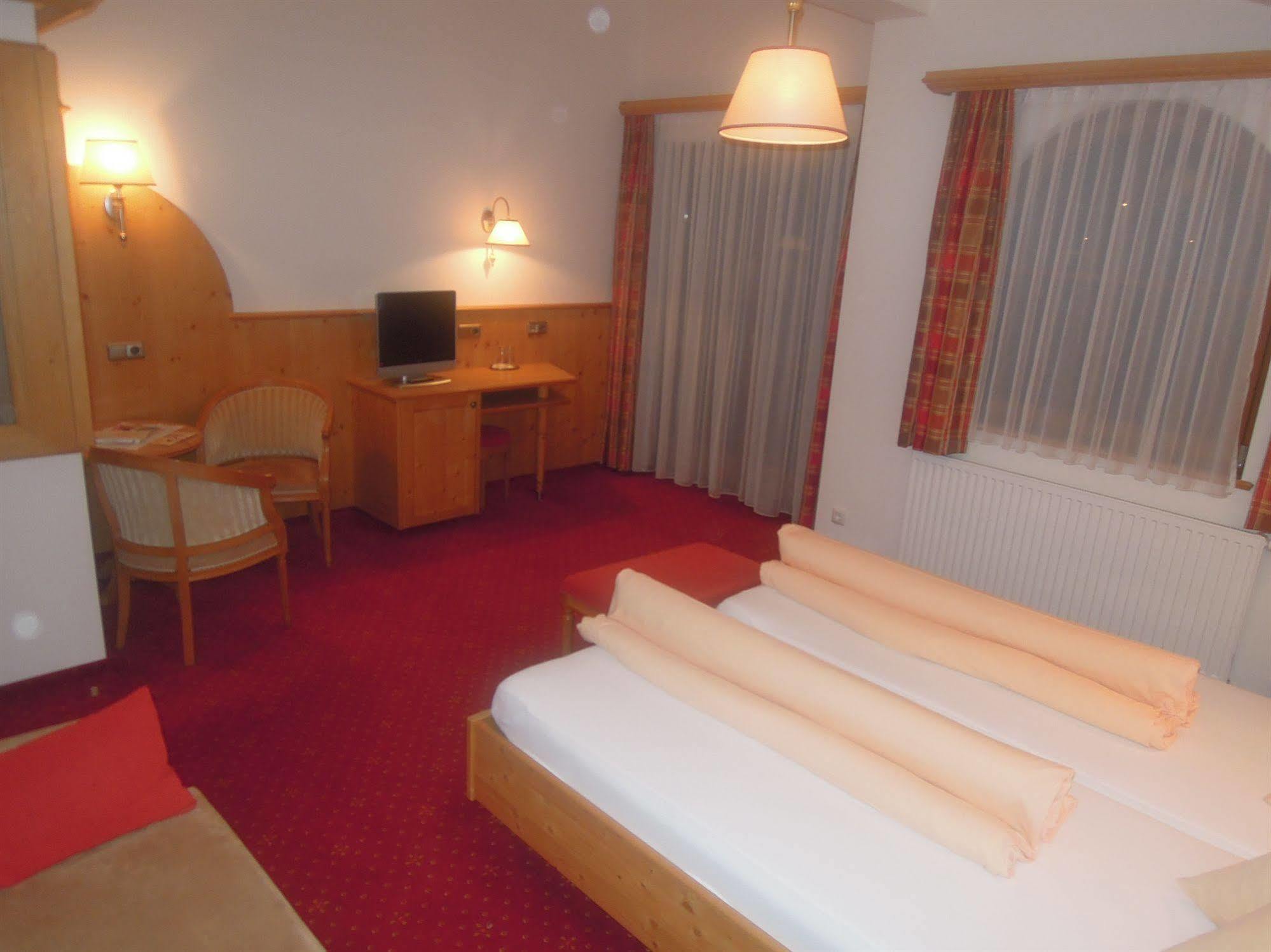 Hotel Dornauhof Finkenberg Bagian luar foto
